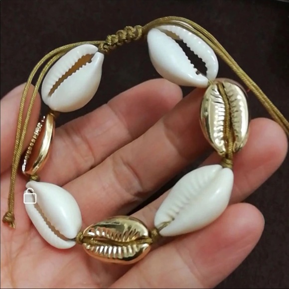blissery Jewelry - Gold Boho Adjustable Cowrie Shell Bracelet